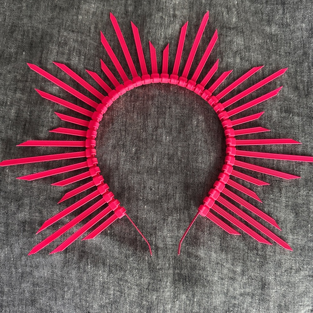 Neón pink halo crown